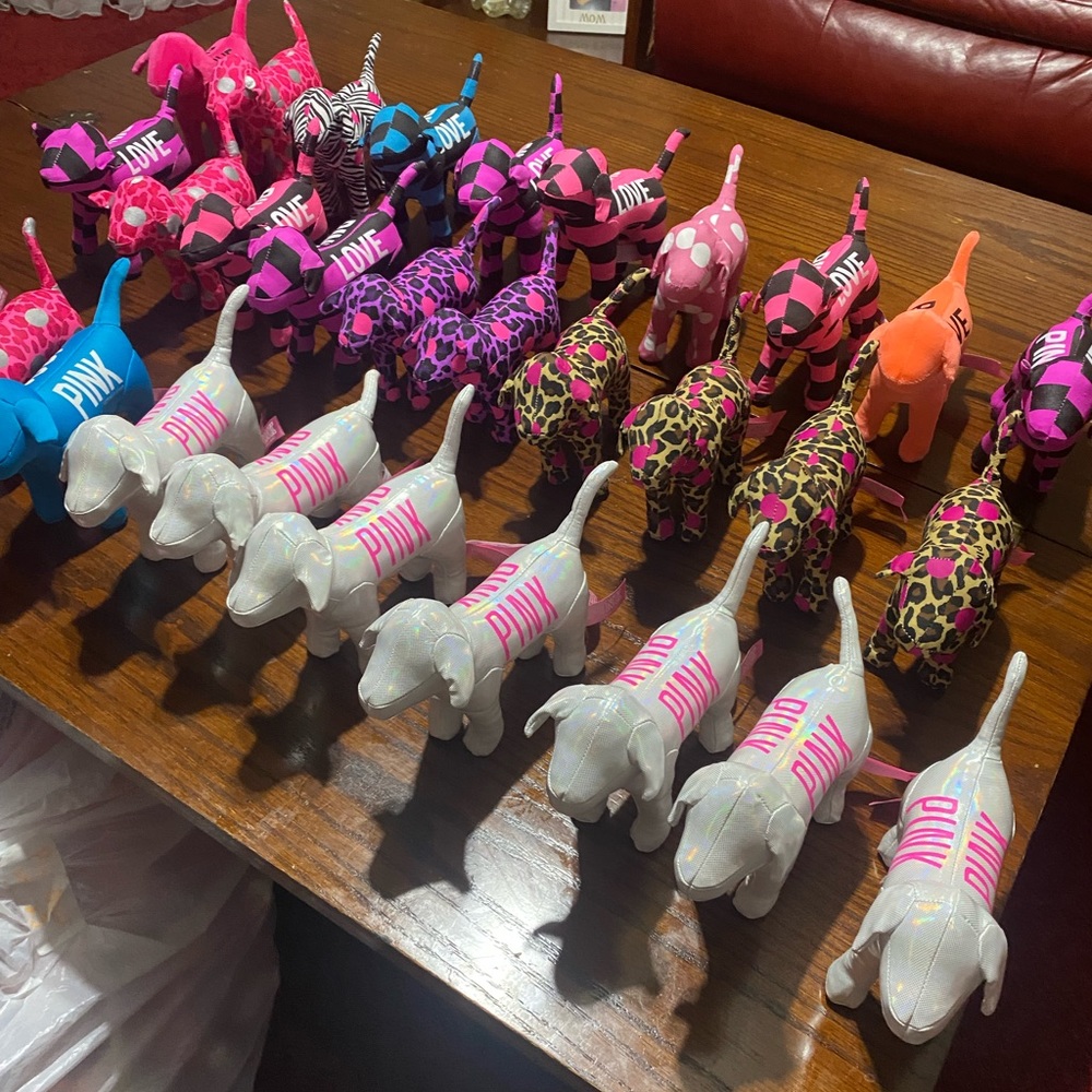 Bundle of 30 VS Pink dogs